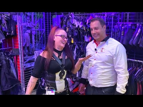 Interview mit einer Domina auf der Bondage- und Fetischmesse Passion in Hamburg